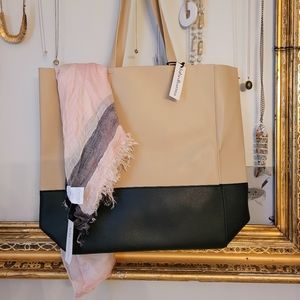 Beautiful large lulu dharma tote WITH lulu scarf